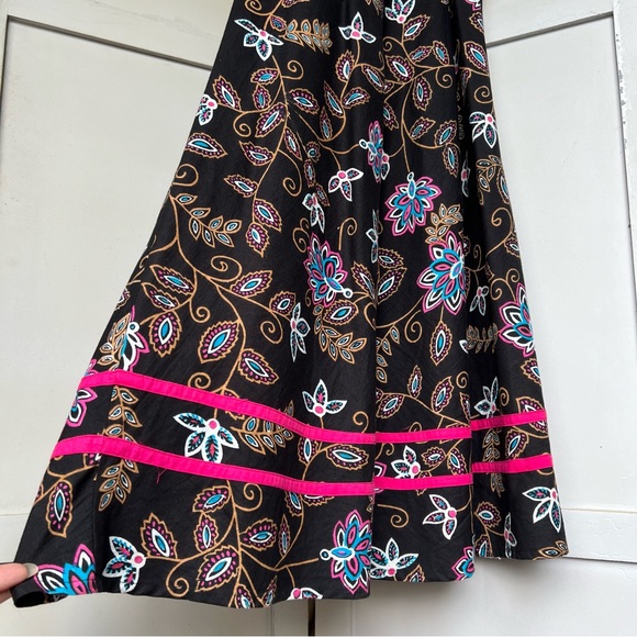 Cool cotton dress with batik-style print and adjustable straps - Picture 4 of 10